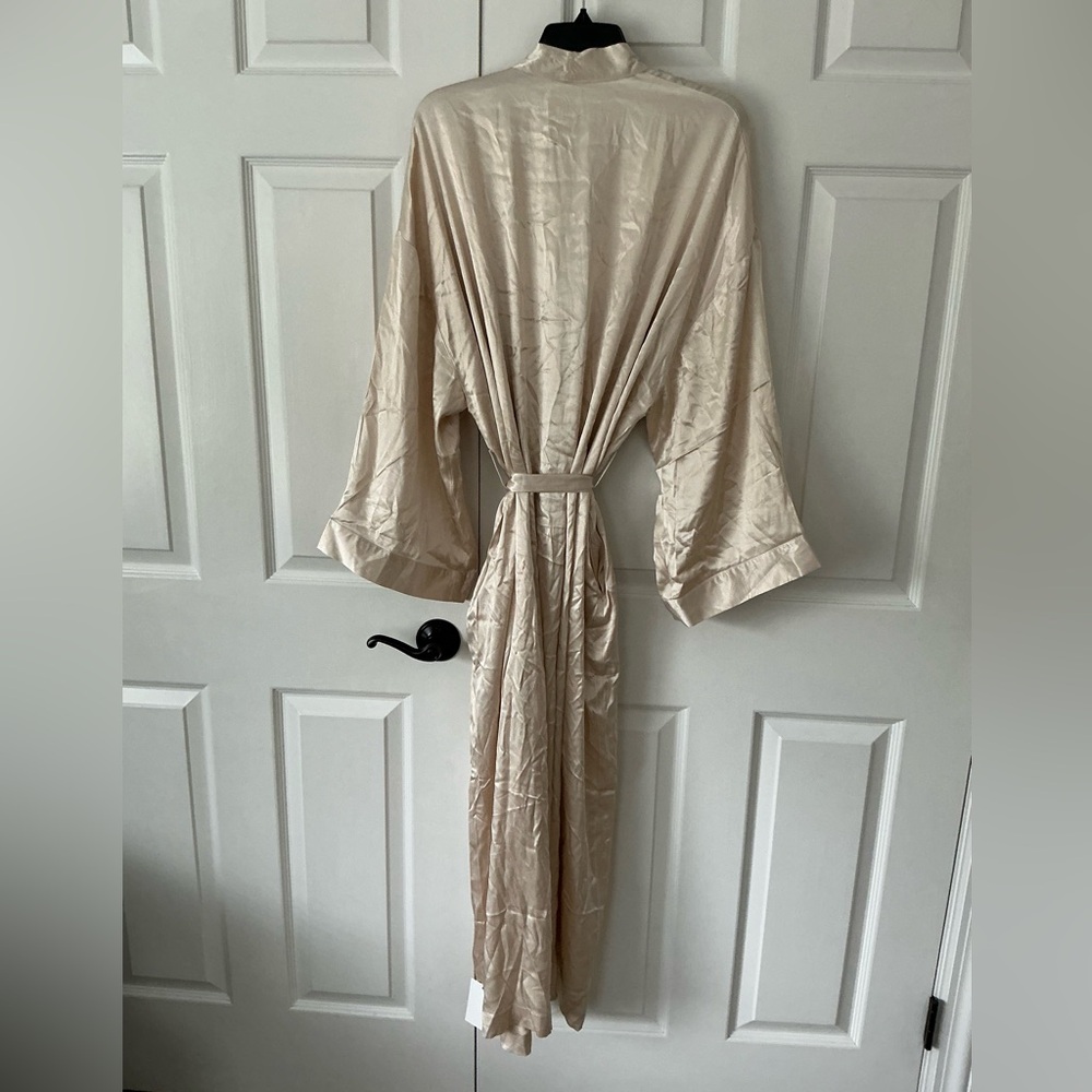 JLUXLABEL Always & Forever Satin Robe | Beige | Size Medium/Large - Picture 10 of 14